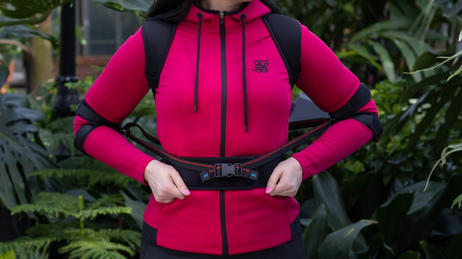 Lisää tehoa kävelyyn, hölkkään ja juoksuun - Livelytekin Treeniliivi vahvistaa lihaksia ja tukee ryhtiä helpottaen niska-hartiaseudun vaivoja